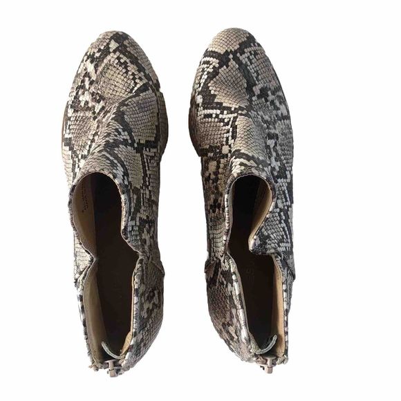 Express Women’s Chelsea Boot Faux Snake Skin Size 8 - Picture 12 of 13